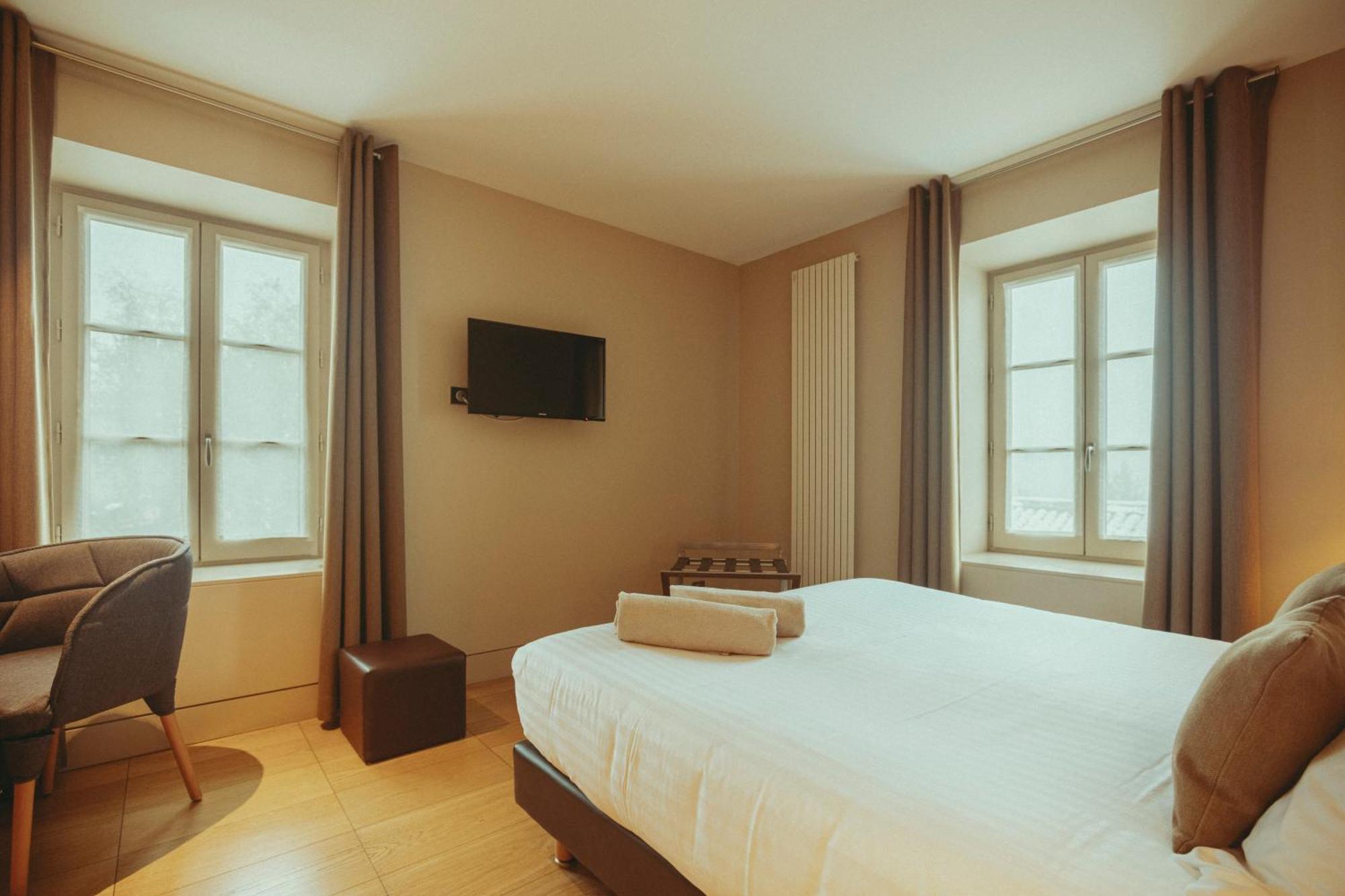 Auberge De Clochemerle, Spa Privatif & Restaurant Gastronomique Vaux-en-Beaujolais ห้อง รูปภาพ