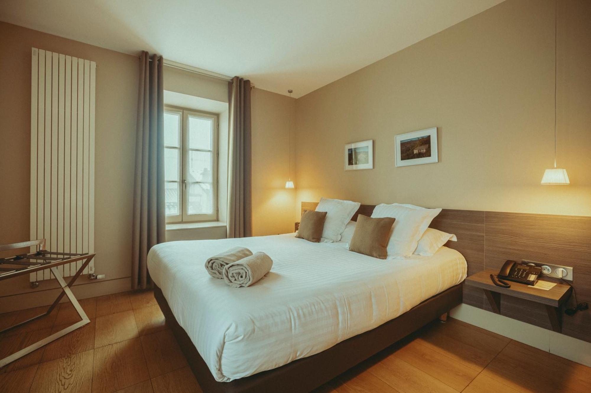 Auberge De Clochemerle, Spa Privatif & Restaurant Gastronomique Vaux-en-Beaujolais ห้อง รูปภาพ