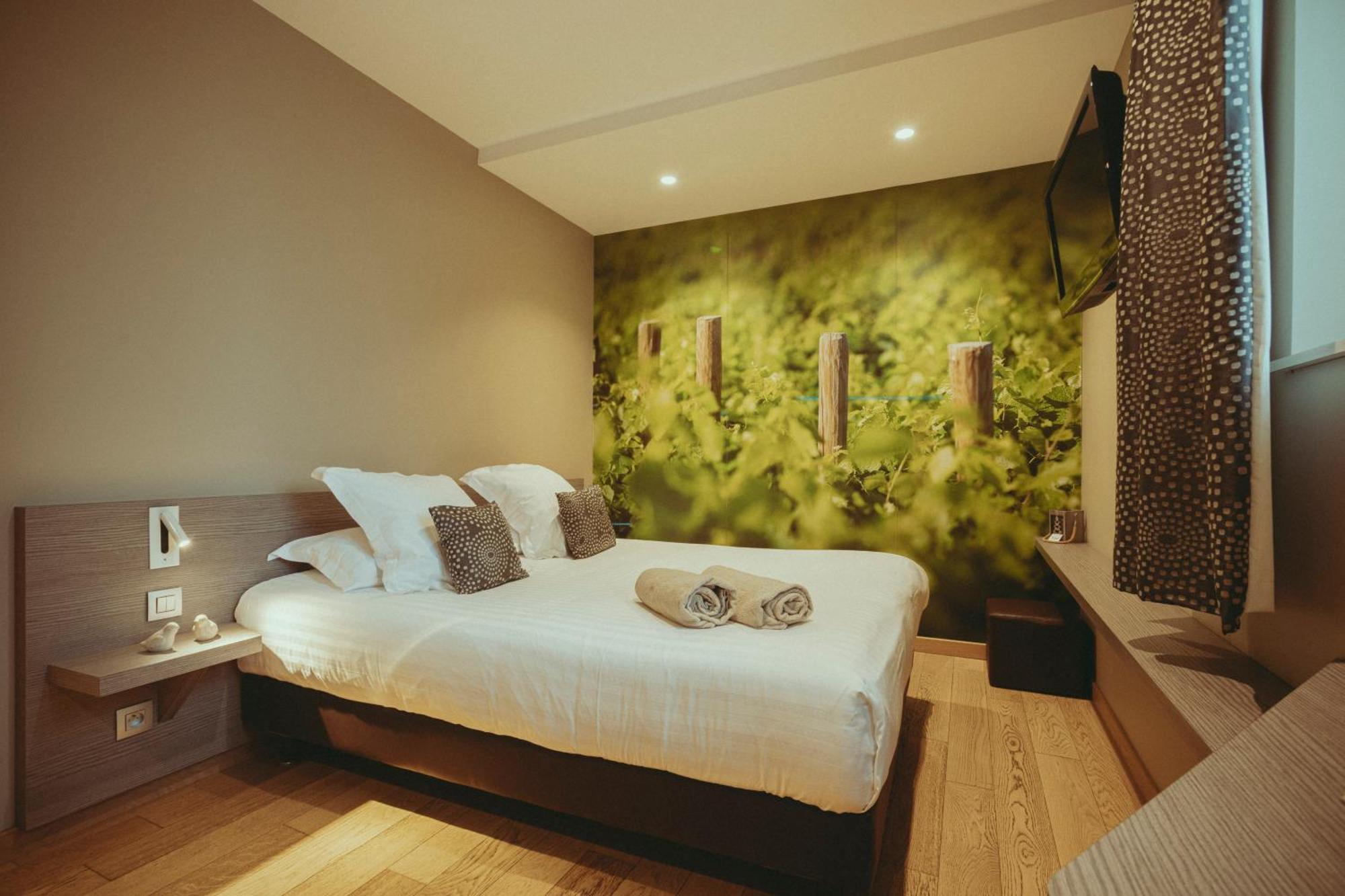 Auberge De Clochemerle, Spa Privatif & Restaurant Gastronomique Vaux-en-Beaujolais ภายนอก รูปภาพ